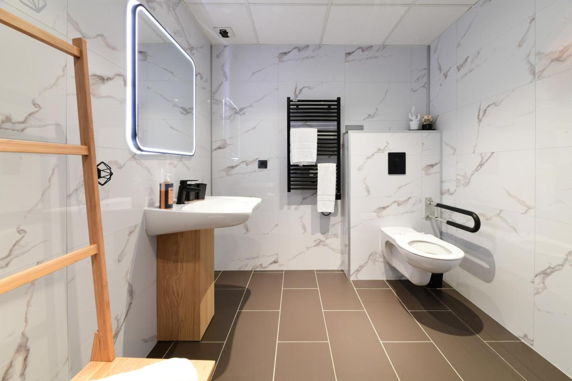Hotel Argia Аспарен Екстериор снимка