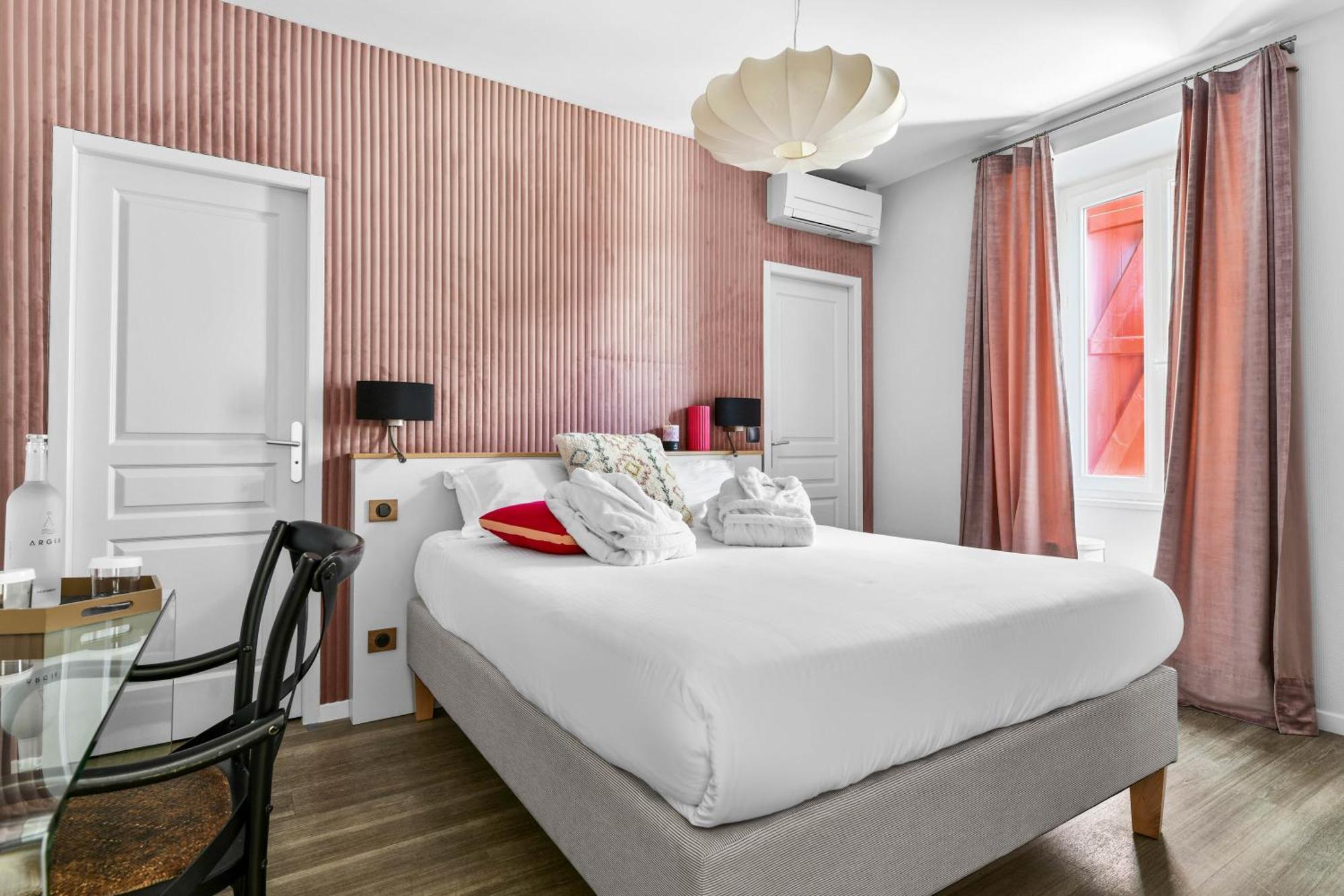 Hotel Argia Аспарен Екстериор снимка