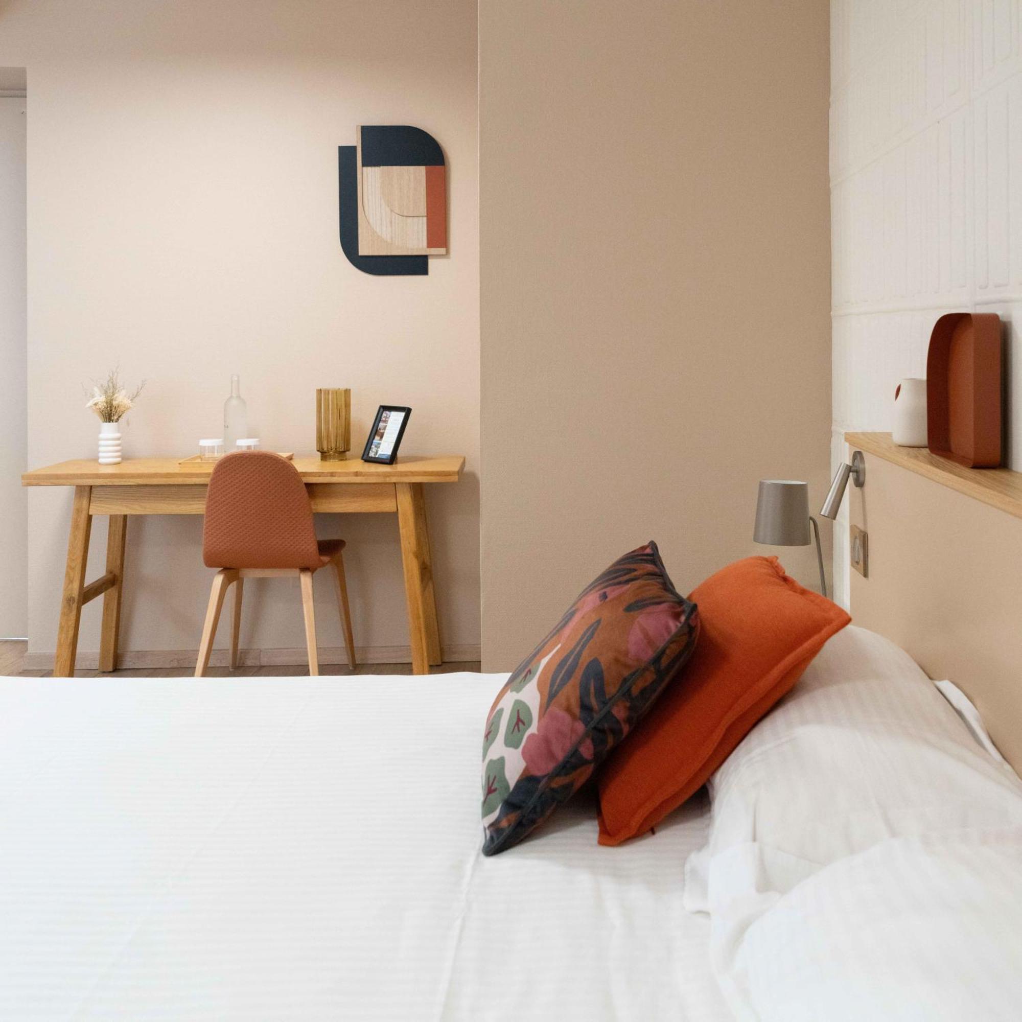 Hotel Argia Аспарен Екстериор снимка