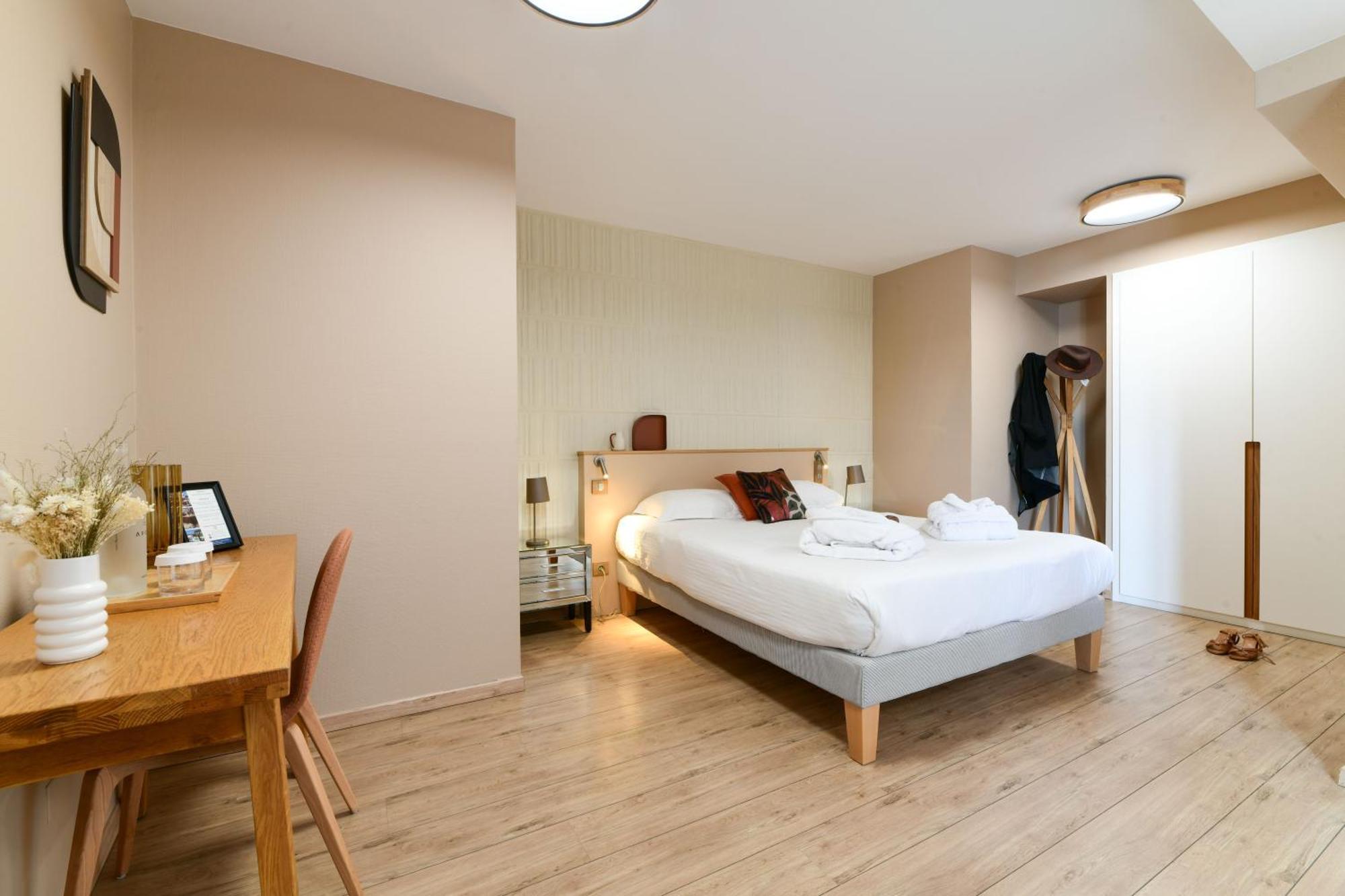 Hotel Argia Аспарен Екстериор снимка